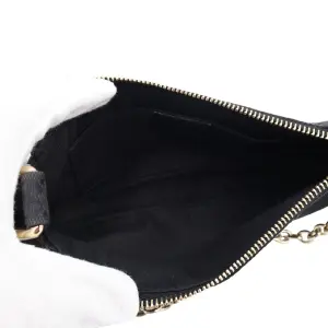 Gucci GG Canvas Nail Chain Pochette Black Gucci Gucci 26 Gucci GG Canvas Nail Chain Pochette Black Gucci Gucci 26