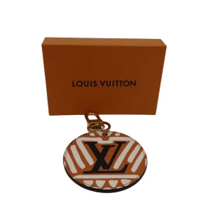 Louis Vuitton Illustre Crafty Bag Charm Limited editions Louis Vuitton 12 Louis Vuitton Illustre Crafty Bag Charm Limited editions Louis Vuitton 12