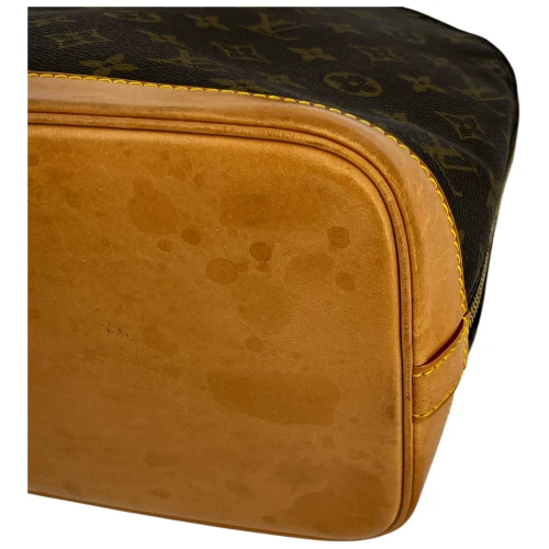 Louis Vuitton Alma PM Monogram Canvas Carrier bags Louis Vuitton 12 Louis Vuitton Alma PM Monogram Canvas Carrier bags Louis Vuitton 12