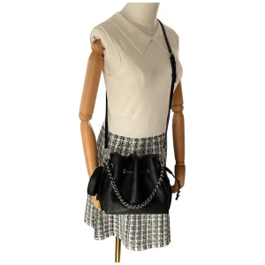 Louis Vuitton Bella Black Carrier bags Louis Vuitton 39 Louis Vuitton Bella Black Carrier bags Louis Vuitton 39