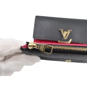 Louis Vuitton Capucines Compact Wallet Louis Vuitton Louis Vuitton 25