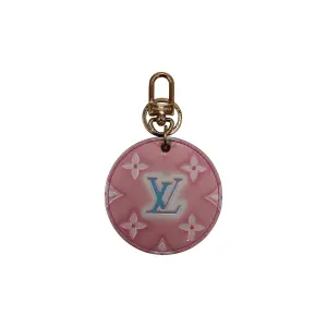 Louis Vuitton Valentine’s Day Illustre Schlüsselanhänger Taschenschmuck Limitierte Editionen Louis Vuitton 11 Louis Vuitton Valentine’s Day Illustre Schlüsselanhänger Taschenschmuck Limitierte Editionen Louis Vuitton 11