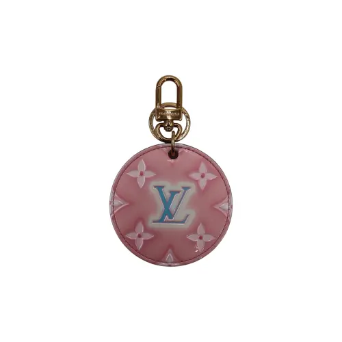 Louis Vuitton Valentine’s Day Illustre Schlüsselanhänger Taschenschmuck Limitierte Editionen Louis Vuitton 4 Louis Vuitton Valentine’s Day Illustre Schlüsselanhänger Taschenschmuck Limitierte Editionen Louis Vuitton 4
