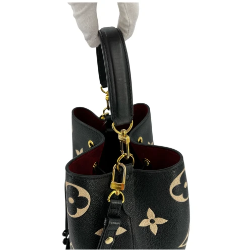 Louis Vuitton NéoNoé MM Bicolor Empreinte Carrier bags Louis Vuitton 15 Louis Vuitton NéoNoé MM Bicolor Empreinte Carrier bags Louis Vuitton 15