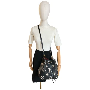 Louis Vuitton NéoNoé MM Bicolor Empreinte Carrier bags Louis Vuitton 30 Louis Vuitton NéoNoé MM Bicolor Empreinte Carrier bags Louis Vuitton 30