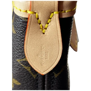 Louis Vuitton Neverfull BB Monogram Canvas Carrier bags Louis Vuitton 33 Louis Vuitton Neverfull BB Monogram Canvas Carrier bags Louis Vuitton 33