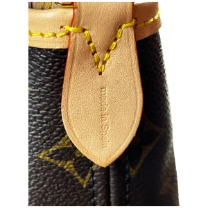 Louis Vuitton Neverfull BB Monogram Canvas Carrier bags Louis Vuitton 32 Louis Vuitton Neverfull BB Monogram Canvas Carrier bags Louis Vuitton 32