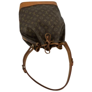Louis Vuitton Sac Noe Grand Monogram Canvas Carrier bags Louis Vuitton 47 Louis Vuitton Sac Noe Grand Monogram Canvas Carrier bags Louis Vuitton 47
