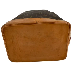 Louis Vuitton Sac Noe Grand Monogram Canvas Carrier bags Louis Vuitton 39 Louis Vuitton Sac Noe Grand Monogram Canvas Carrier bags Louis Vuitton 39