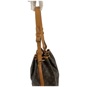 Louis Vuitton Sac Noe Petit Monogram Canvas Carrier bags Louis Vuitton 42 Louis Vuitton Sac Noe Petit Monogram Canvas Carrier bags Louis Vuitton 42