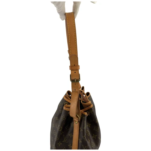 Louis Vuitton Sac Noe Petit Monogram Canvas Carrier bags Louis Vuitton 18 Louis Vuitton Sac Noe Petit Monogram Canvas Carrier bags Louis Vuitton 18