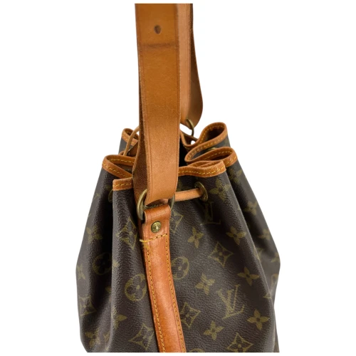 Louis Vuitton Sac Noe Petit Monogram Canvas Carrier bags Louis Vuitton 20 Louis Vuitton Sac Noe Petit Monogram Canvas Carrier bags Louis Vuitton 20