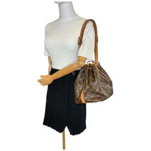 Louis Vuitton Sac Noe Petit Monogram Canvas Carrier bags Louis Vuitton 22