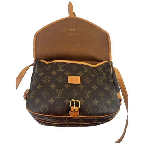 Louis Vuitton Saumur 30 Monogram Canvas Carrier bags Louis Vuitton 22 Louis Vuitton Saumur 30 Monogram Canvas Carrier bags Louis Vuitton 22