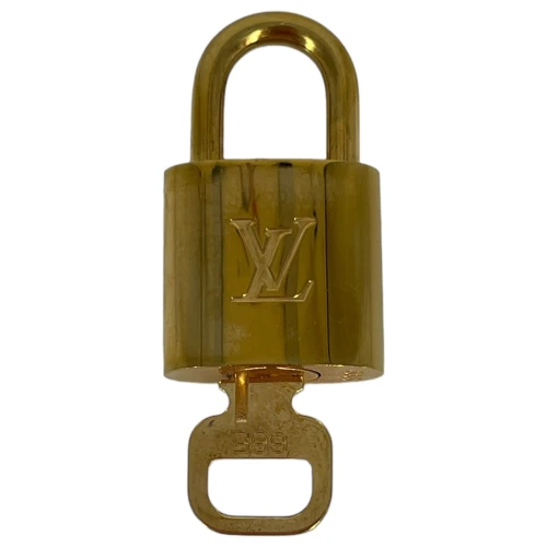 Louis Vuitton Schloss Nr. 665