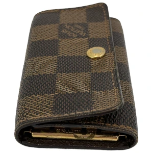 Louis Vuitton 4 Key Holder Damier Ebene Louis Vuitton Louis Vuitton 23 Louis Vuitton 4 Key Holder Damier Ebene Louis Vuitton Louis Vuitton 23