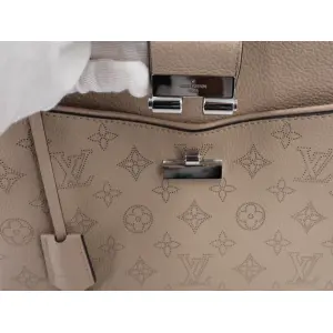 Louis Vuitton Sèvres Carrier bags Louis Vuitton 37 Louis Vuitton Sèvres Carrier bags Louis Vuitton 37