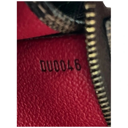 Louis Vuitton Poche Toilette 15 Damier Ebene Malá kožená galantéria Louis Vuitton 11 Louis Vuitton Poche Toilette 15 Damier Ebene Malá kožená galantéria Louis Vuitton 11