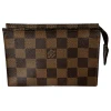 Louis Vuitton Poche Toilette 15 Damier Ebene Malá kožená galantéria Louis Vuitton 12 Louis Vuitton Poche Toilette 15 Damier Ebene Malá kožená galantéria Louis Vuitton 12