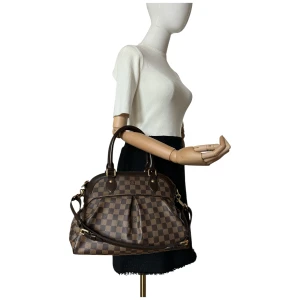 Louis Vuitton Trevi PM Damier Ebene Carrier bags Louis Vuitton 27 Louis Vuitton Trevi PM Damier Ebene Carrier bags Louis Vuitton 27