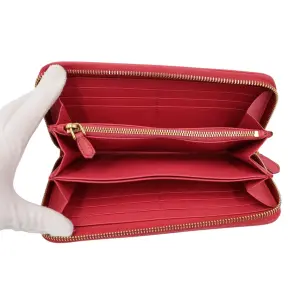 Prada Long Zippy Geldbörsen Prada 20 Prada Long Zippy Geldbörsen Prada 20