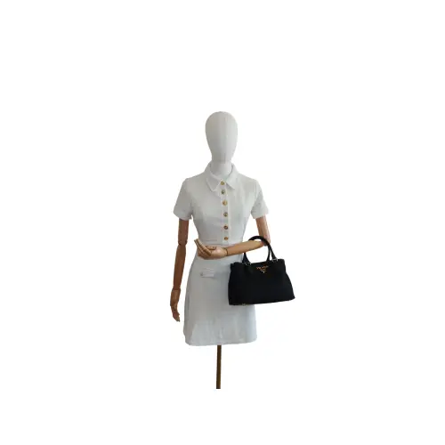 Prada Nylon Tasche mit Schulterriemen Handtaschen Prada 2 Prada Nylon Tasche mit Schulterriemen Handtaschen Prada 2