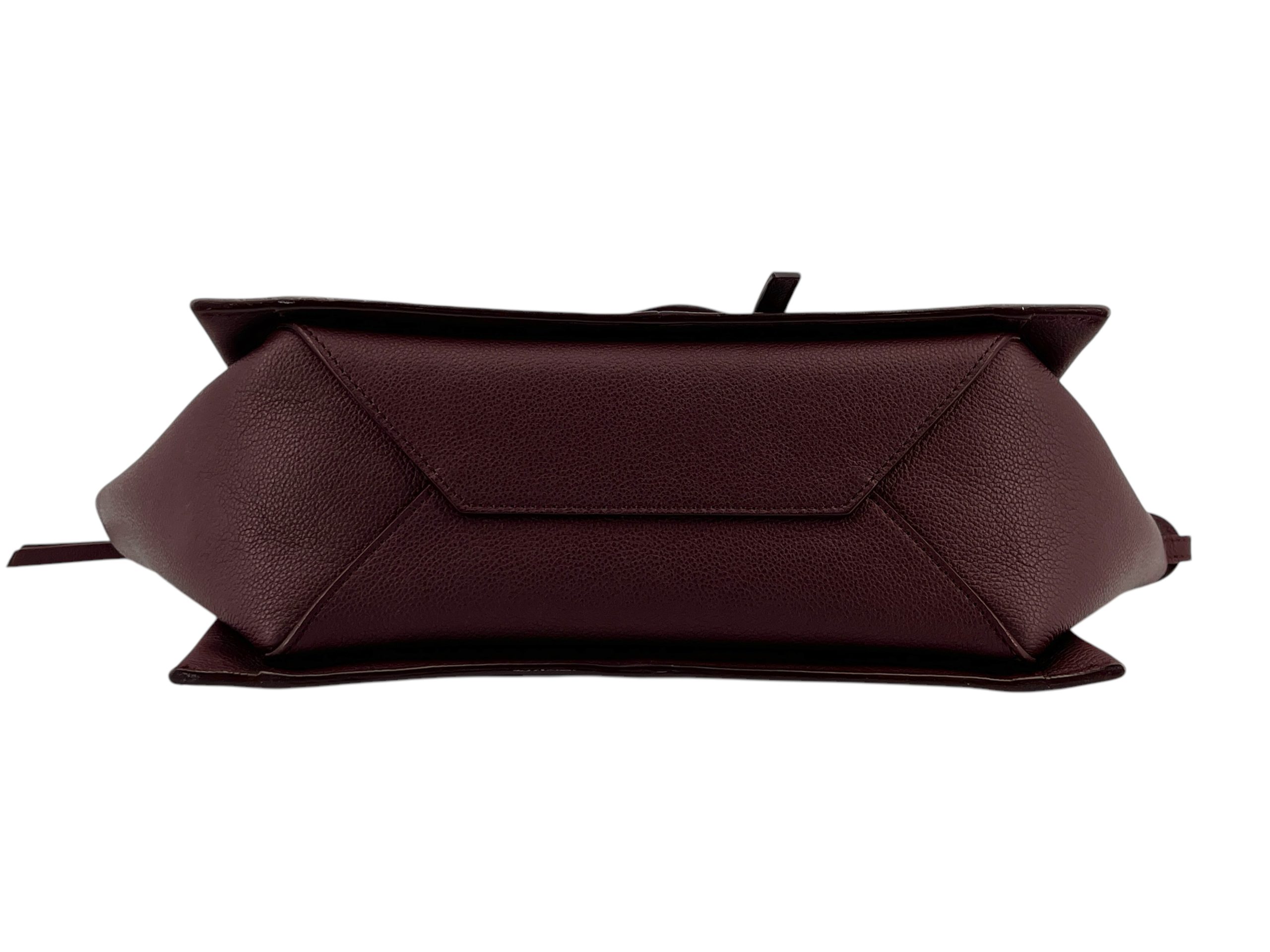 【新品・未使用】CELINE small Trifold Walvet Amazon.com: Celine 10D78 Tri-Fold Wallet, Small Flap Wallet