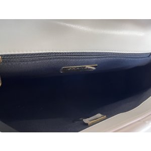 Chanel 19 Small Cremeweiß