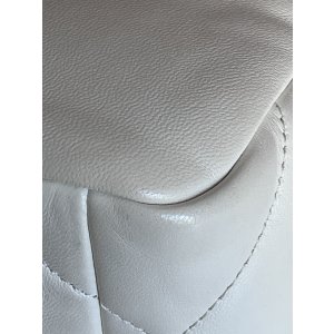 Chanel 19 Small Cremeweiß