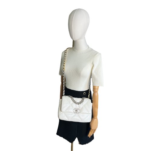 Chanel 19 Small Cremeweiß