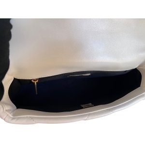 Chanel 19 Small Cremeweiß
