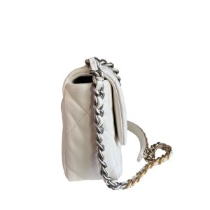 Chanel 19 Small Cremeweiß