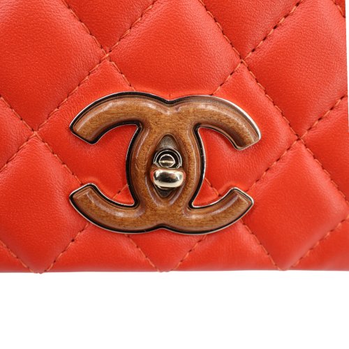Chanel Knock on Wood Rot