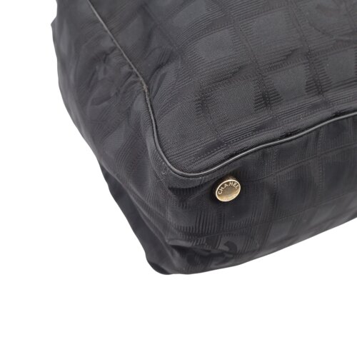 Chanel New Travel Line Tote Medium Chanel Chanel 11