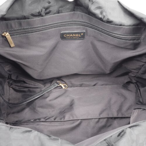 Chanel New Travel Line Tote Medium Chanel Chanel 16