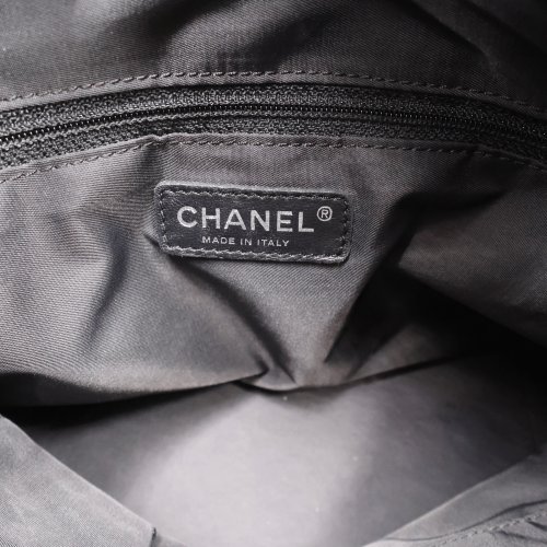 Chanel Paris Biarritz PM Tote Bag Schwarz Chanel Chanel 19