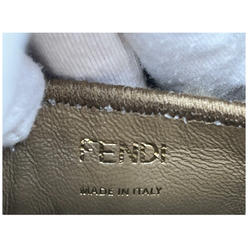 Fendi Peekaboo Iseeu Small Lammfell