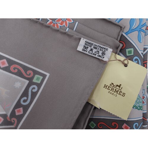 Hermès Carré 90 Peuple du Vent Silk Hermès Hermes 18 Hermès Carré 90 Peuple du Vent Silk Hermès Hermes 18