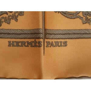 Hermès Gavroche 45 Les Armes de Paris Seide Tücher und Schals Hermes 23 Hermès Gavroche 45 Les Armes de Paris Seide Tücher und Schals Hermes 23