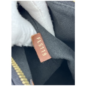 Louis Vuitton V Tote BB Monogram Noir Cara