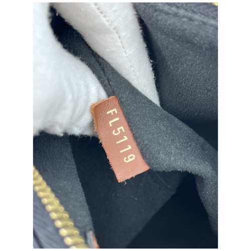 Louis Vuitton V Tote BB Monogram Noir Cara