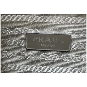 Prada Re-Edition 2005 Beige