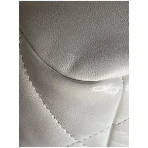 Chanel 19 Small Cremeweiß