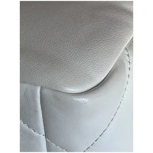 Chanel 19 Small Cremeweiß