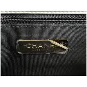 Chanel 19 Small Cremeweiß