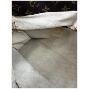 Louis Vuitton Artsy MM Monogram Canvas