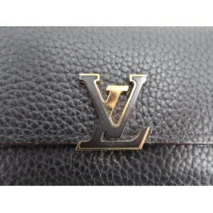 Louis Vuitton Capucines Compact Geldbörse Geldbörsen Louis Vuitton 23 Louis Vuitton Capucines Compact Geldbörse Geldbörsen Louis Vuitton 23