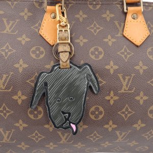 Louis Vuitton Catogram Grace Coddington Hund Taschenanhänger