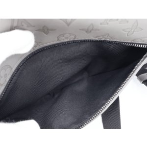 Louis Vuitton Discovery Bumbag Für Herren Louis Vuitton 23 Louis Vuitton Discovery Bumbag Für Herren Louis Vuitton 23