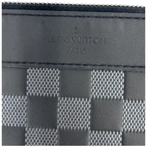 Louis Vuitton Discovery Pochette GM